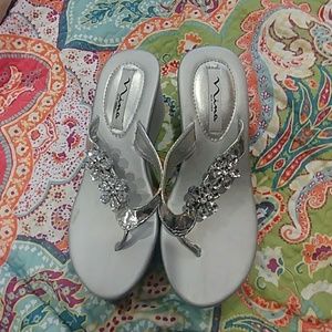 Brand new W/O tags Nina Size 6 Sandals